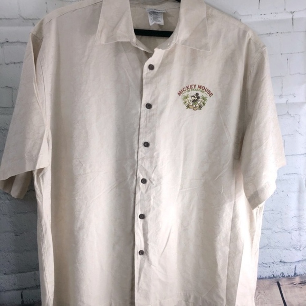Disney “Mickey in Paradise” Embroidered Shirt Men's XL